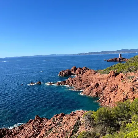 Vue Au Calme Dans Le Hameau De Cap Estérel, Agay - Saint-raphaël