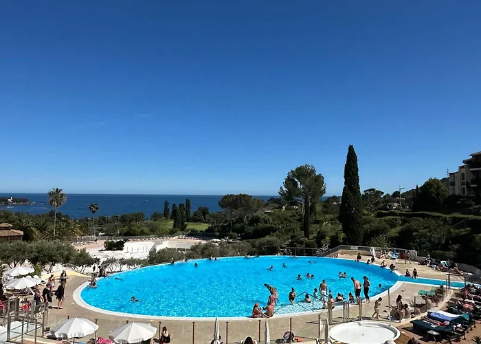 Vue Au Calme Dans Le Hameau De Cap Estérel, Agay - Saint-raphaël