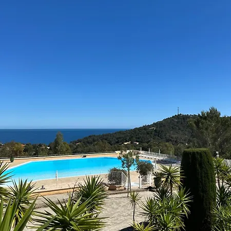Vue Au Calme Dans Le Hameau De Cap Estérel, Agay - Saint-raphaël *
