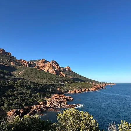 Vue Exceptionnelle Cap Esterel Сен-Рафаель