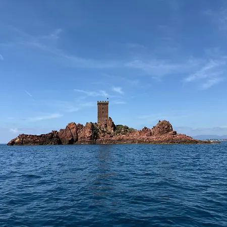 Vue Au Calme Dans Le Hameau De Cap Estérel, Agay - Saint-raphaël Saint-Raphaël