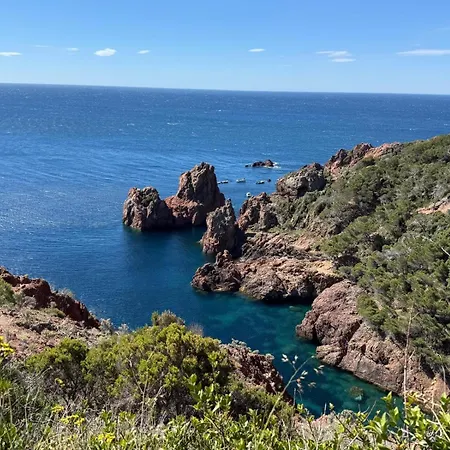 Vue Au Calme Dans Le Hameau De Cap Estérel, Agay - Saint-raphaël * Saint-Raphaël